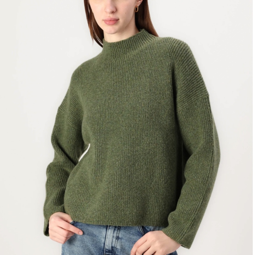 NWT Abercrombie & Fitch Easy Funnel Neck Sweater
